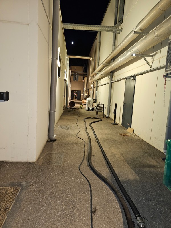 Reprise d'une cunette de regard d'eaux usées à Miramas pour le Village des Marques