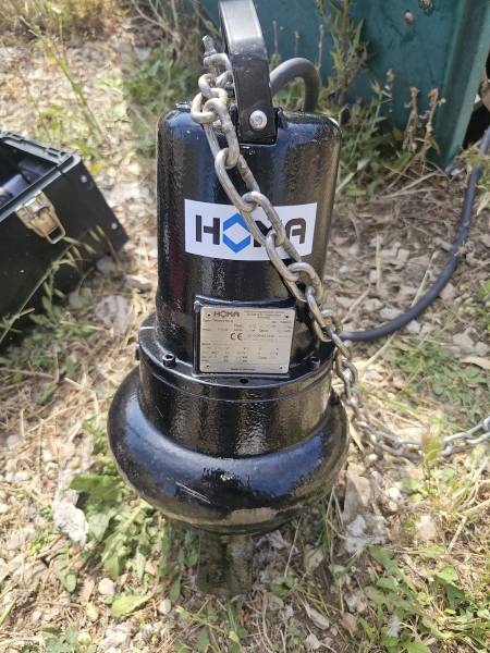 Remplacement d'une pompe de relevage d'eaux usées triphasées pour un centre commercial à Marignane