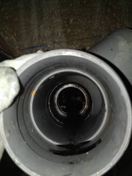 Canalisation débouchée et curée par notre camion hydrocureur à Marseille