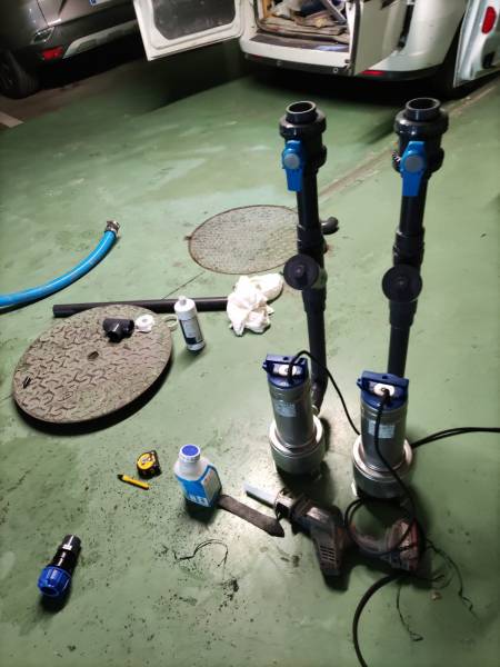 Pompe de relevage en inox pour le refoulement d'eaux d'infiltrations dans un garage à Aix en provence