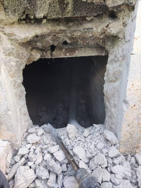 Création d'un accès de vide-sanitaire dans une copropriété aux Milles