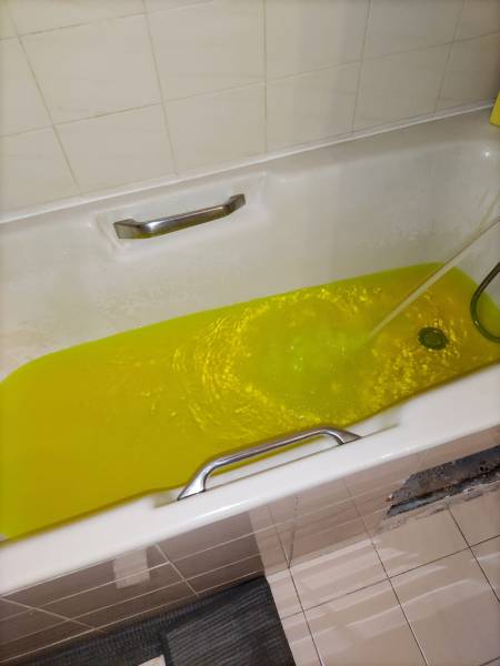 contrôle des écoulements sur une colonne d'eaux usées dans une copropriété à aix en provence par coloration des écoulements