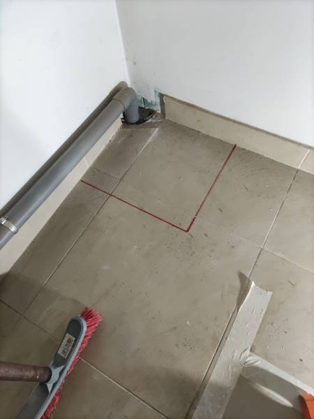 Mise en place du chantier avant la découpe de la dalle béton de l'appartement