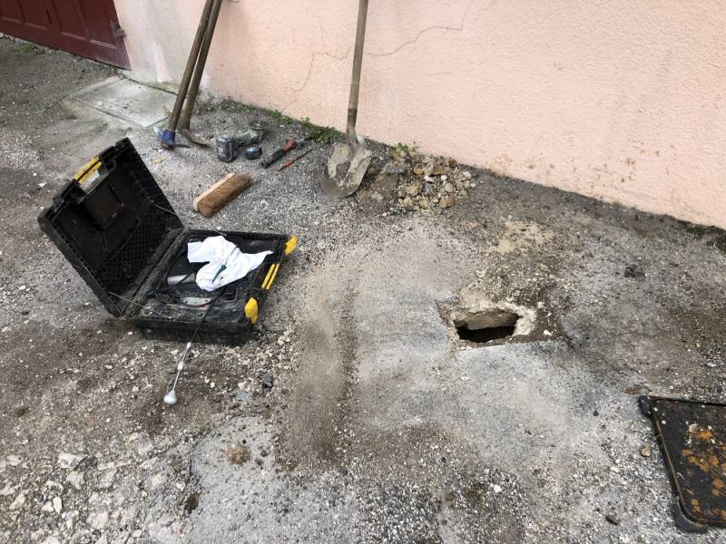 Localisation d'une canalisation pour la création d'un regard de visite sur un réseau d'eaux usées à Aix en Provence