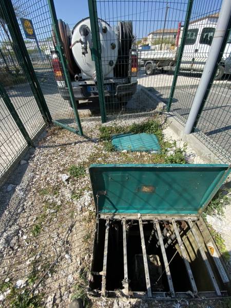 Camion de pompage pour l'entretien de station de relevage à Aix en Provence